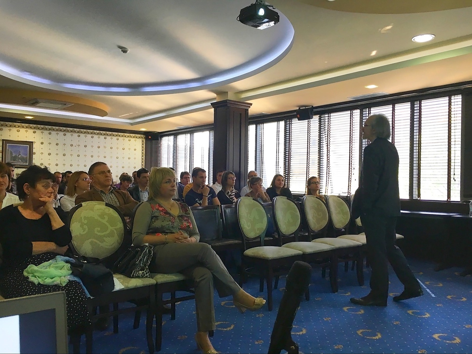 Authenticity in your leadership by Yanko Mihayloff on Maven, image size:1920x1440